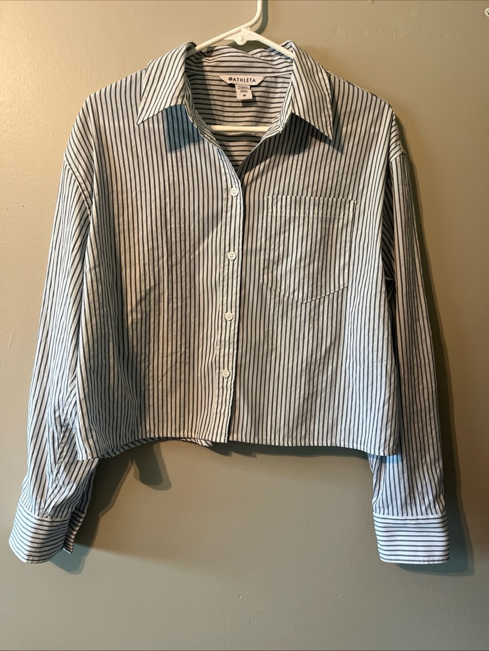 Women’s Athleta Long Sleeve Striped Cropped Midday Button-Down Shirt Medium